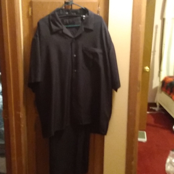 Men's suit - Picture 2 of 2